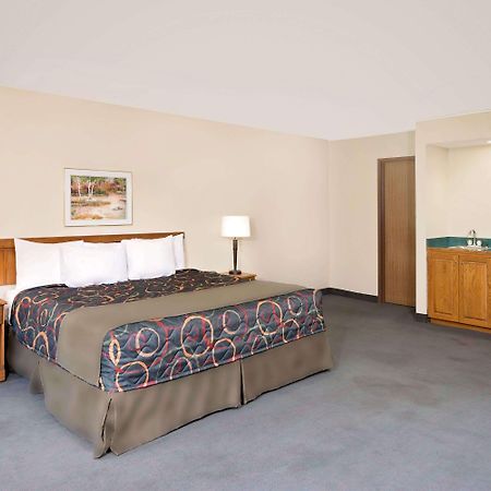 Days Inn By Wyndham Boonville Buitenkant foto