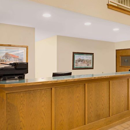 Days Inn By Wyndham Boonville Buitenkant foto