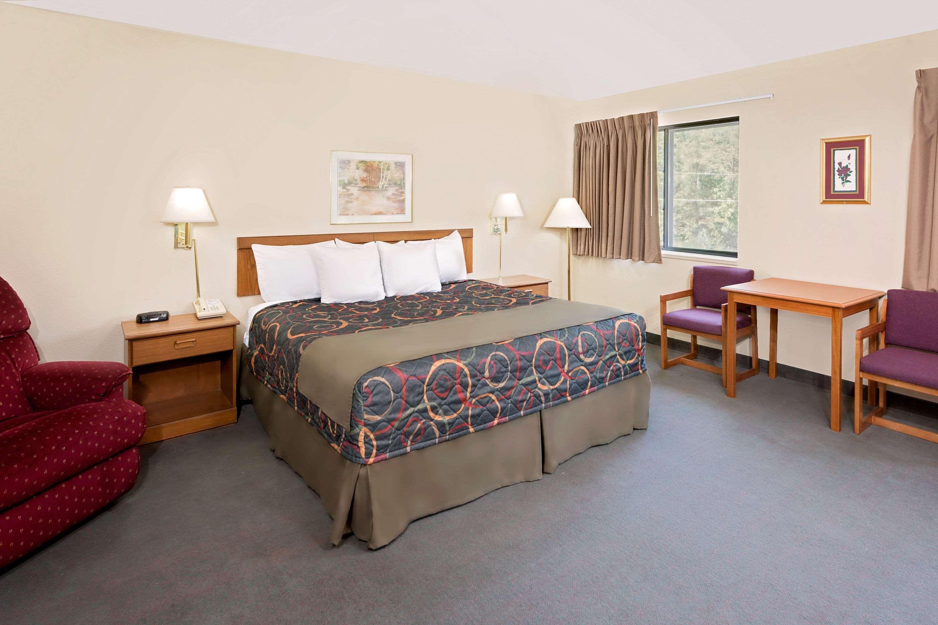 Days Inn By Wyndham Boonville Buitenkant foto